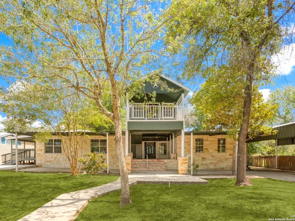 3910 Waterwood Pass, Elmendorf, TX 78112