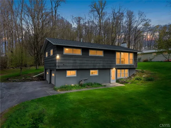 5839 Winacre Dr, La Fayette, NY 13084