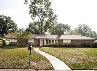 90 Stoneyside Ln, Saint Louis, MO