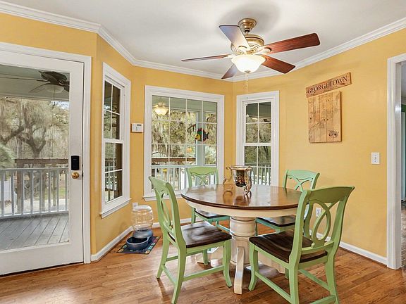 5th image of 753 Robin Dr.