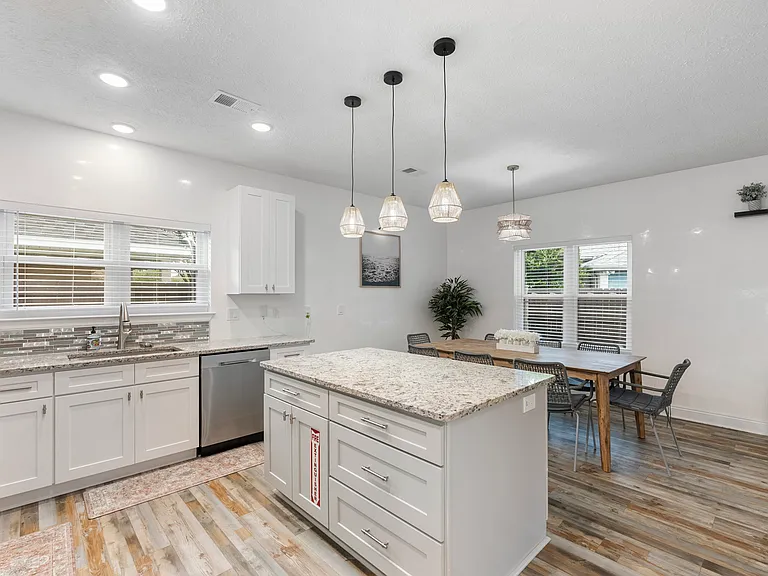 321 Jase Ct — Photo 14