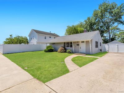23 Kevin Lane, Bethpage, NY, 11714