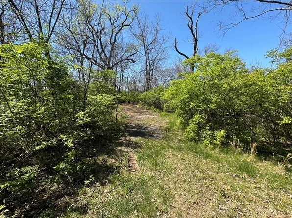 6701 E 67th St, Kansas City, MO 64133