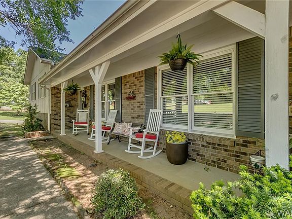 3rd image of 7401 Oakmont Ln