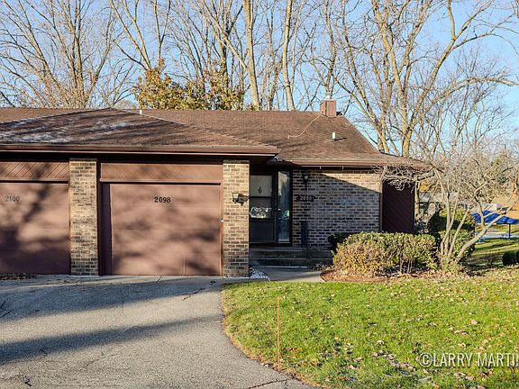 2nd image of 2098 Cranbrook Dr NE