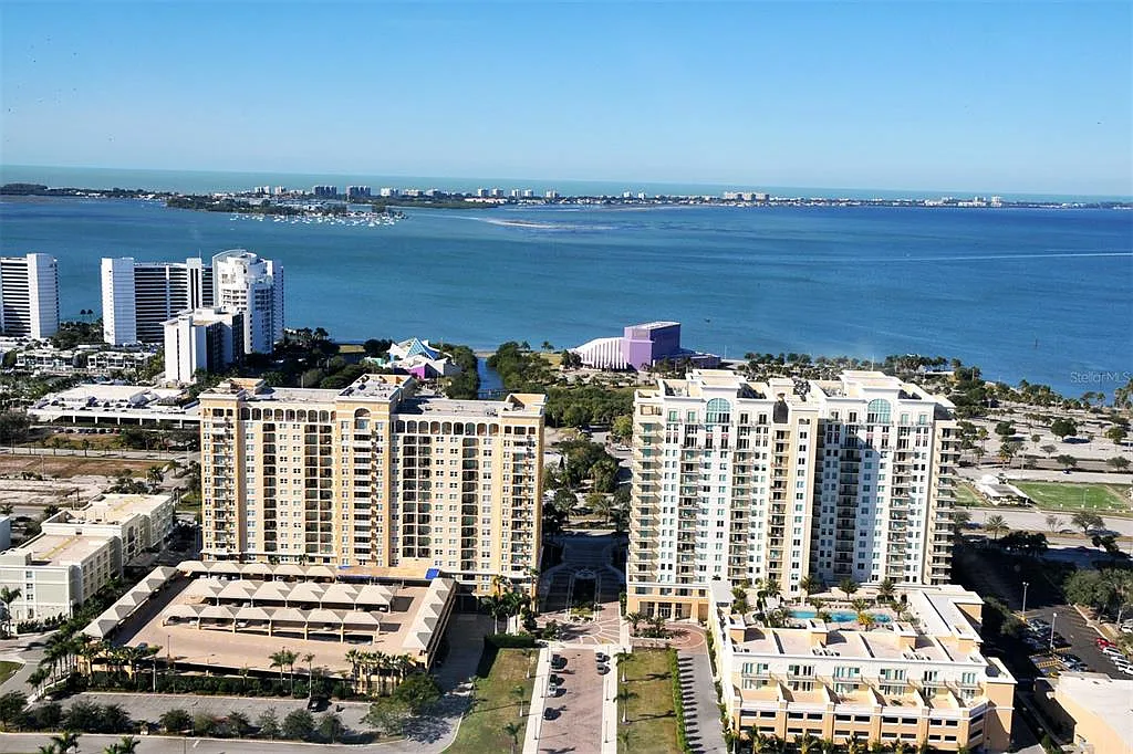 1 bed, 1.0 bath, 945 sqft, $3,000 — Photo 3