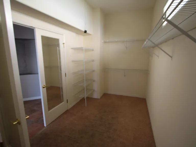 2521 Roat Dr — Photo 10