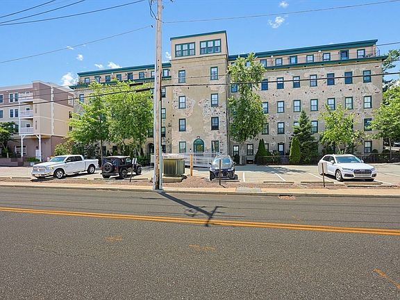 2nd image of 426 Mount Hope St Unit 311