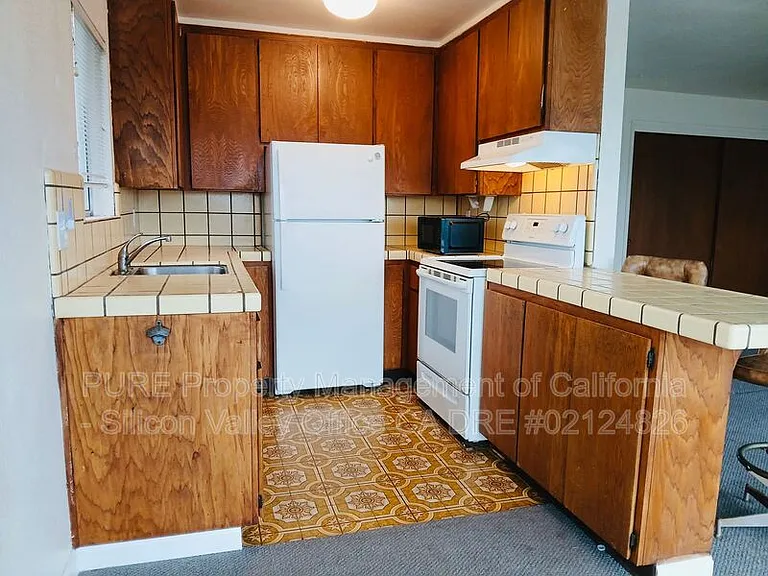 1104 E Cliff Dr #9 — Photo 10