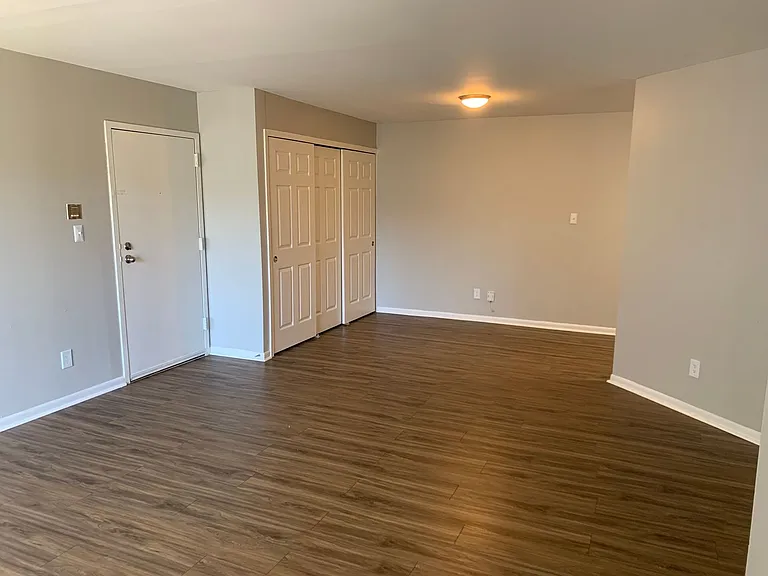 Garden Pointe Apartments — Photo 49