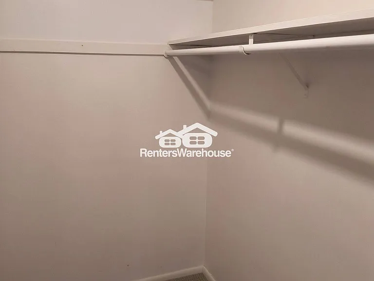 1901 Emerson Ave S #102 — Photo 13
