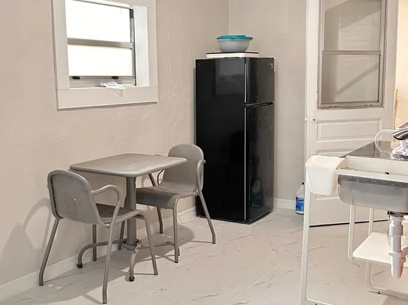 1310 NW 52nd St, Miami, FL 33142