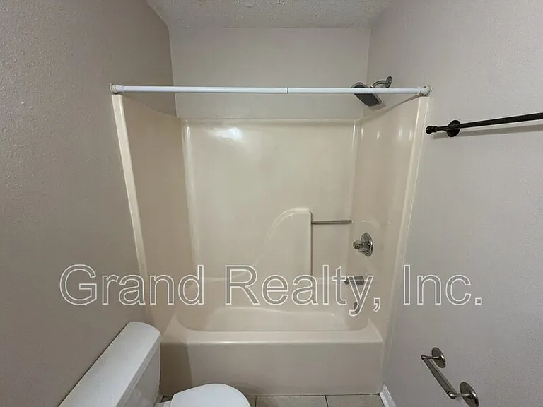 2300 W Michigan Ave #44 — Photo 13