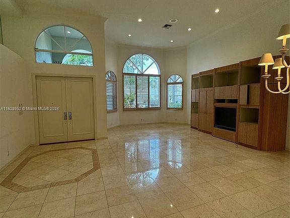 5th image of 2743 Pinehurst