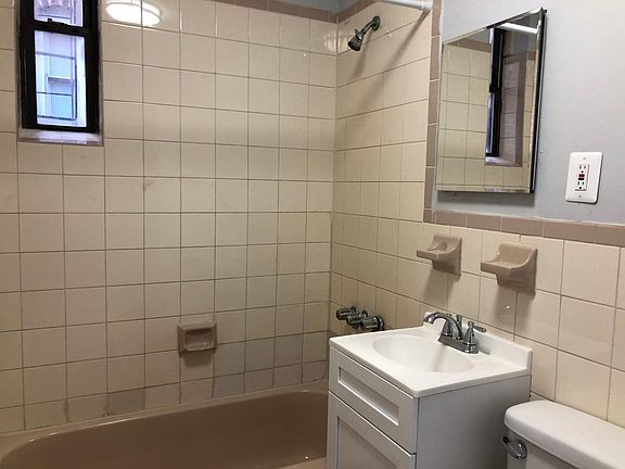 2nd image of 196 Clinton Ave #4EQ