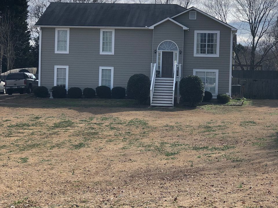 2nd image of 1213 Saint Andrews Dr