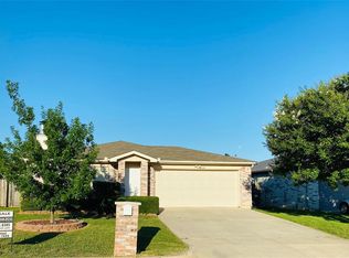 8104 Spruce Valley Dr, Fort Worth, TX 76137