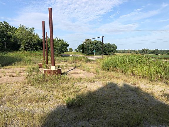 3rd image of 25751 W Highway 66