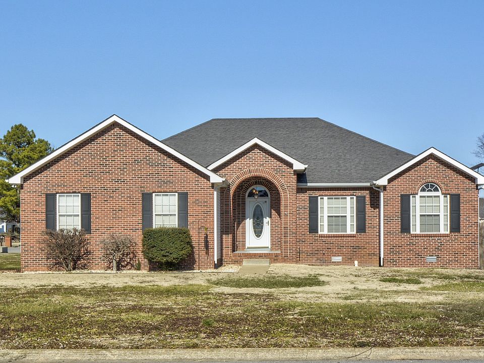 1st image of 3816 Parade Dr