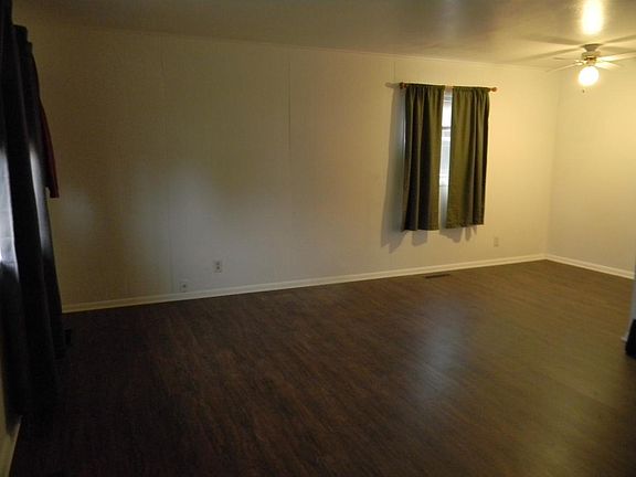 4th image of 1305 Diana Ln