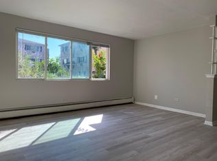 10388 Michael Todd Ter #GE, Glenview, IL 60025