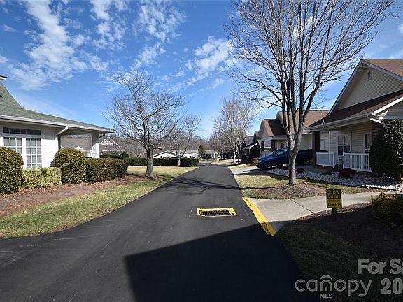 4th image of 2331 Granville Pl