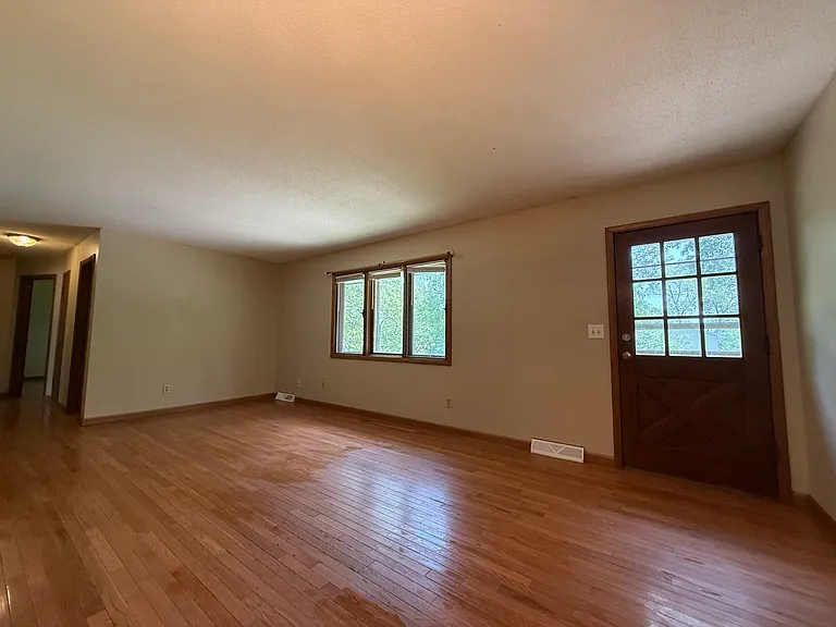 6592 Berkshire Ln N — Photo 5
