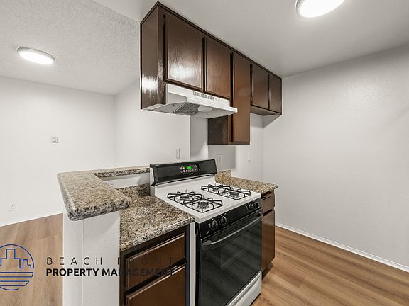 3rd image of 2065 Magnolia Ave #60466887