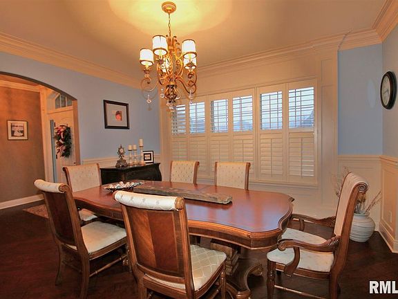 3rd image of 3105 Saint Charles Pl