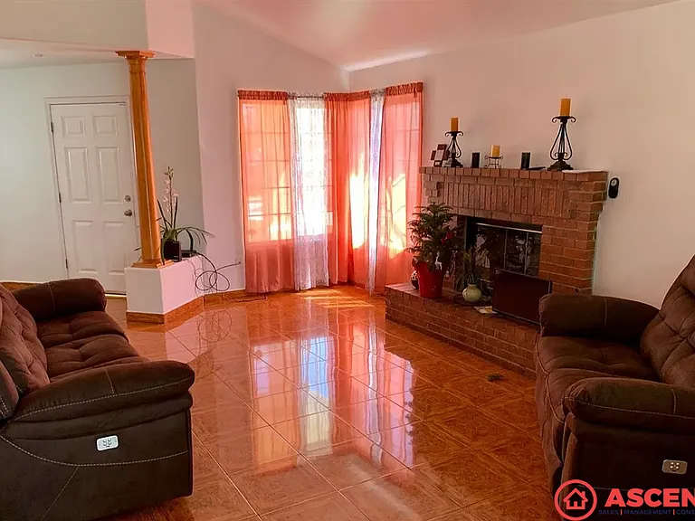 5821 Summer Cypress Dr — Photo 2