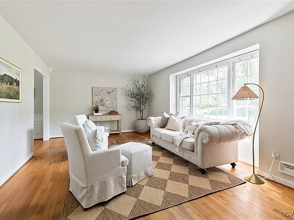 2nd image of 1612 Careybrook Dr