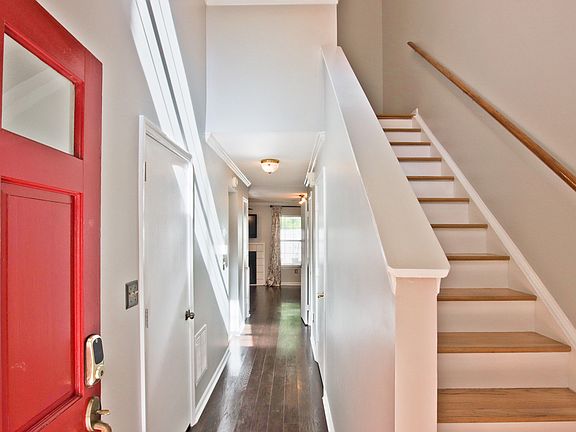 3rd image of 1208 Overton Dr