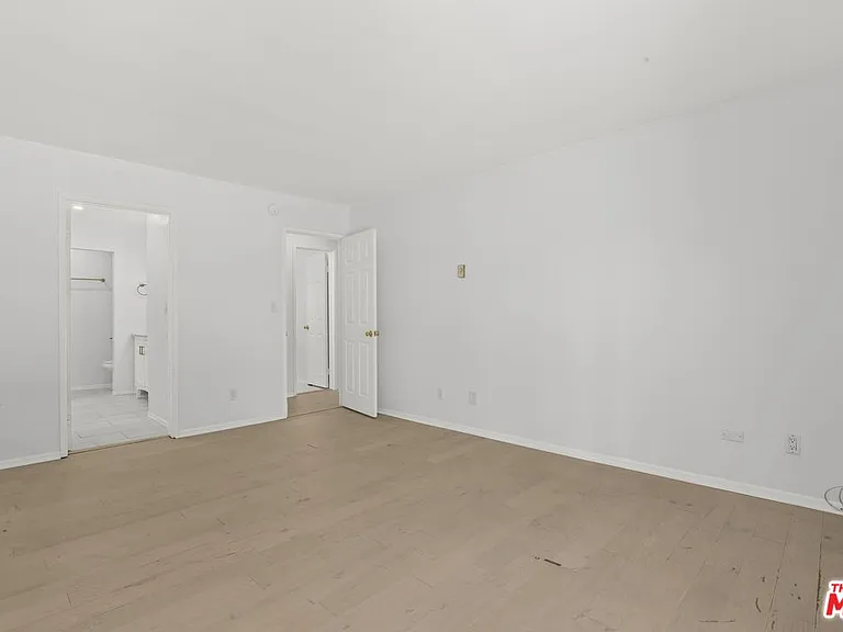 4900 Overland Ave #178 — Photo 8