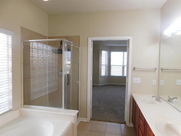 2511 Sunlight Ln — Photo 14