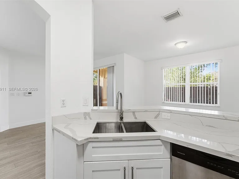 12594 SW 122nd St — Photo 6