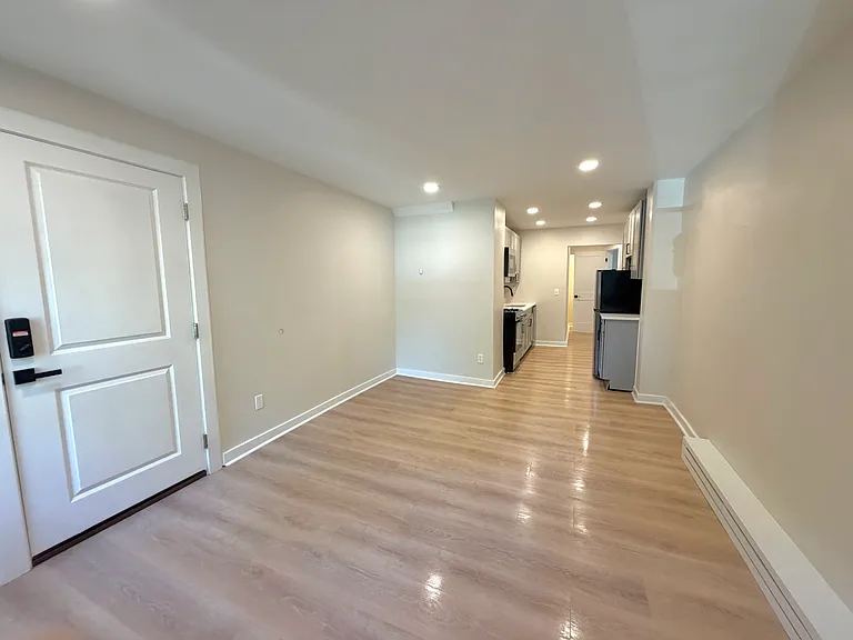 117-119 Meigs St #9 — Photo 2