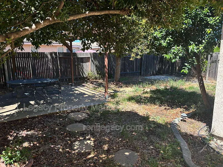 1843 Dawnelle Way — Photo 19