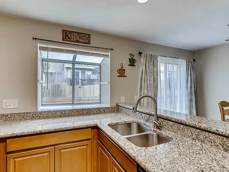 Building Photo - 1128 S Ventura Cir #F