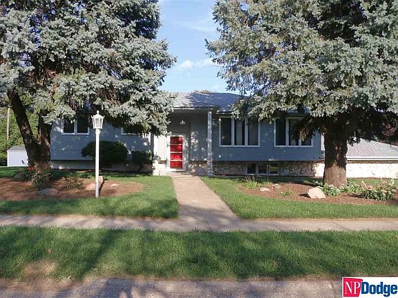 2nd image of 9808 Laurel Ave