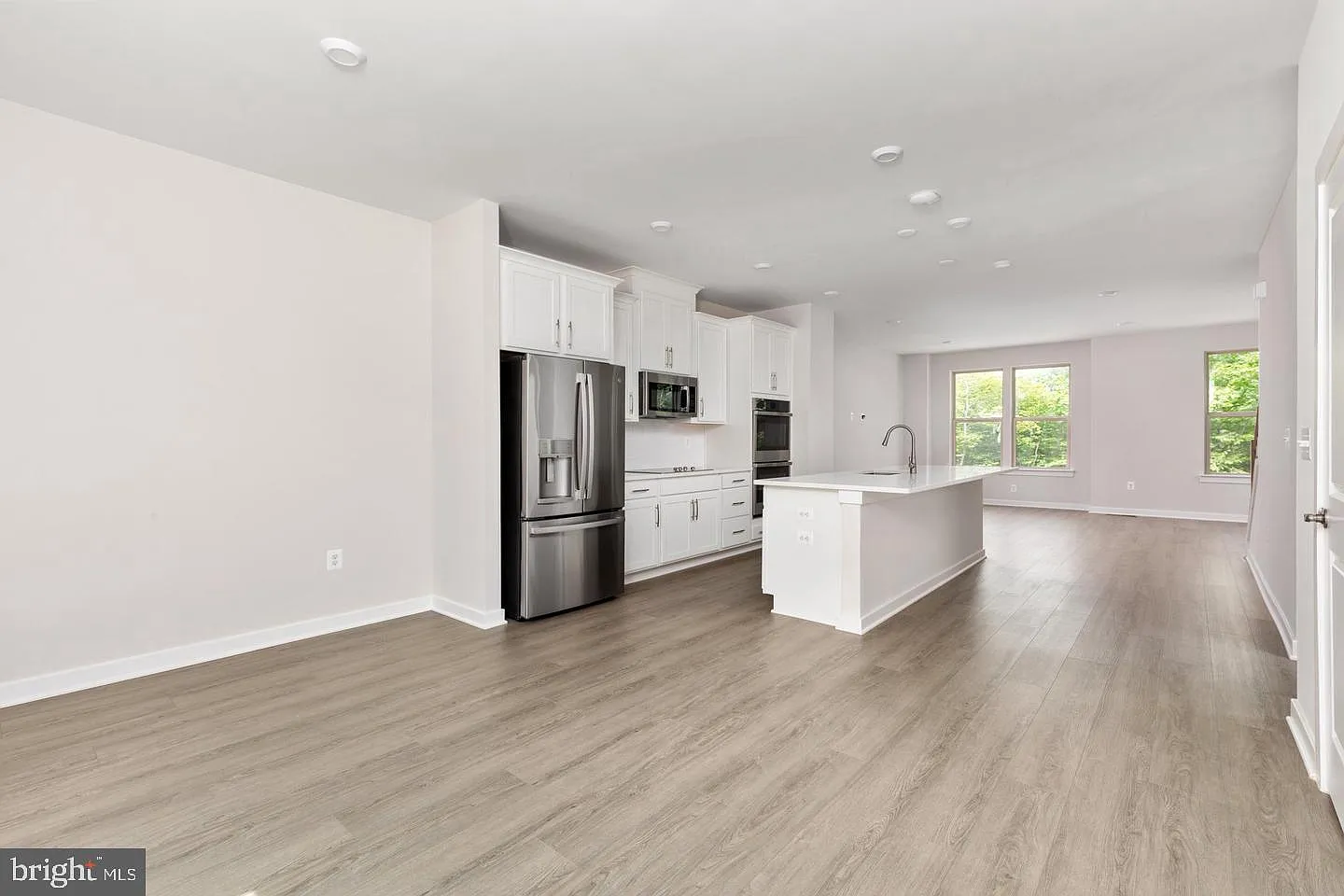 4 bed, 3.5 bath, 1943 sqft, $3,395 — Photo 4