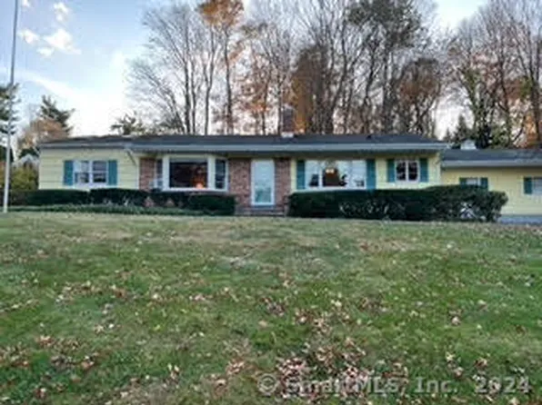 3 Sealand Drive, Newtown, CT 06470