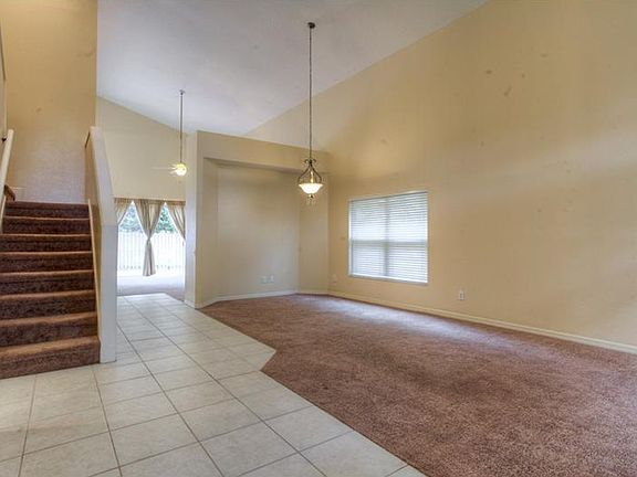 3rd image of 9401 Oak Meadow Ct