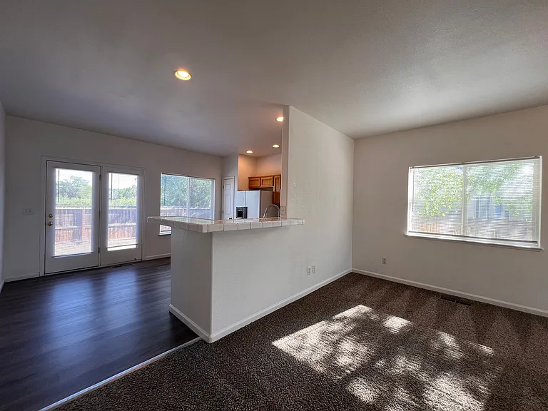 1258 Eider Cir — Photo 13