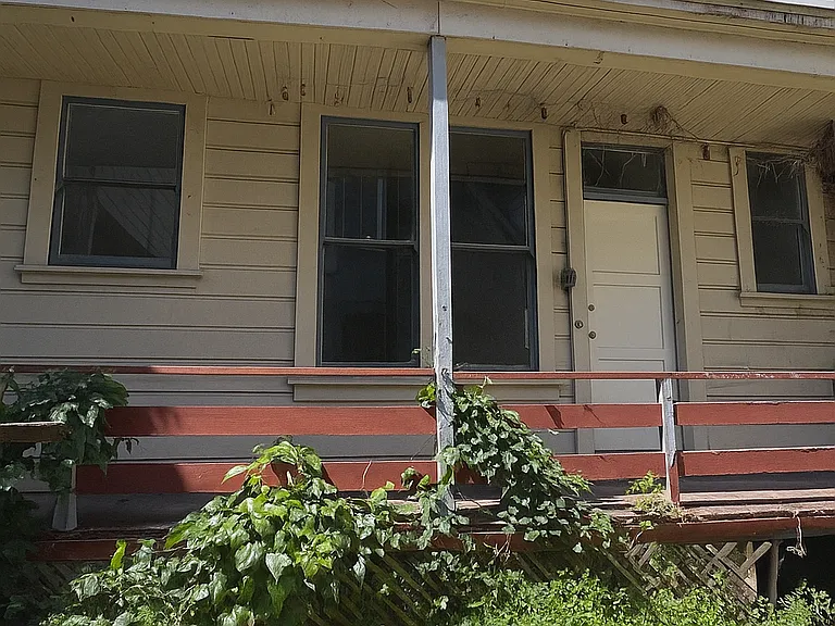3382C 22nd St — Photo 3