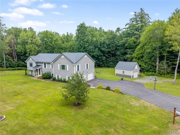 3 Heritage Dr, West Monroe, NY 13167