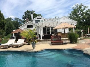 20 Rivers Edge Dr, Little Silver, NJ 07739