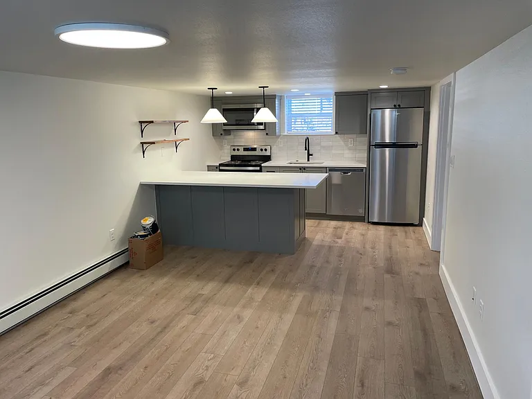 2104 S Corona St — Photo 22