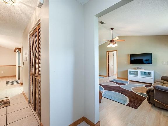 3rd image of 502 Rebecca Dr