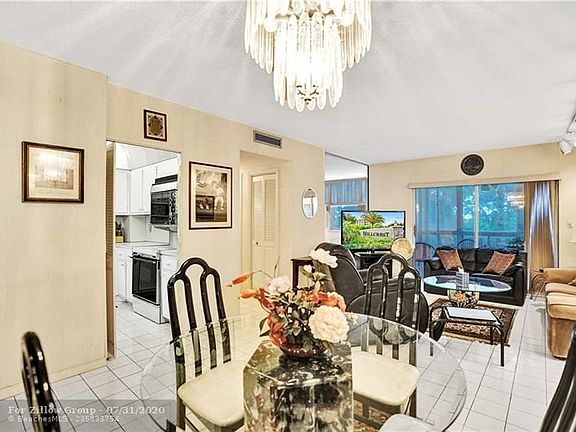 5th image of 4001 Hillcrest Dr APT 208