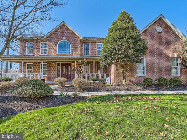 2535 Overlook Ct, New Freedom, PA 17349